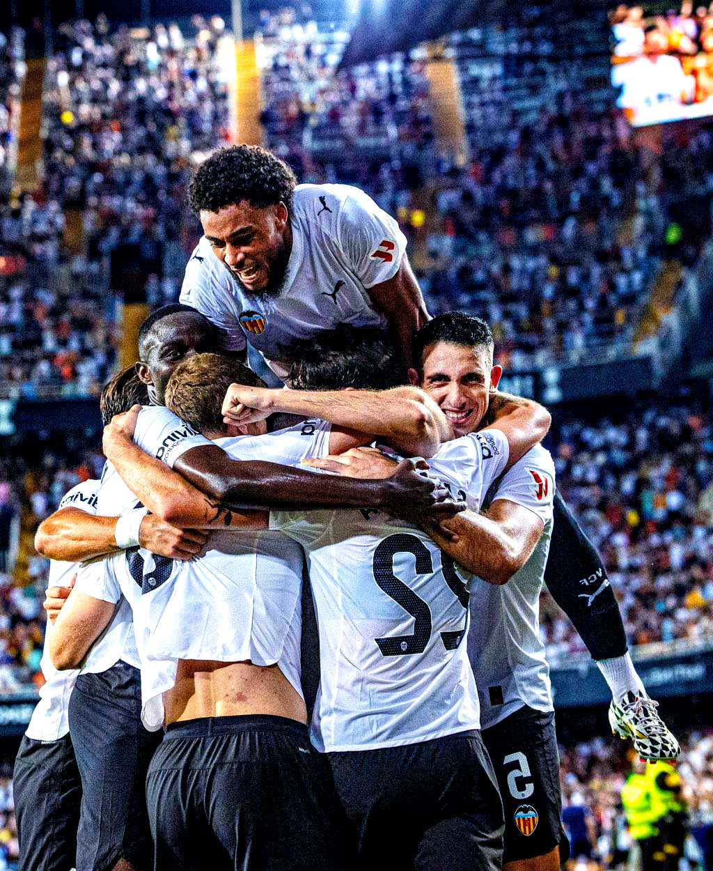 -西甲集结日再迎强敌，巴黎圣日耳曼调整名单，主帅态度——赛场秩序良好，控场能力受关注的简单介绍