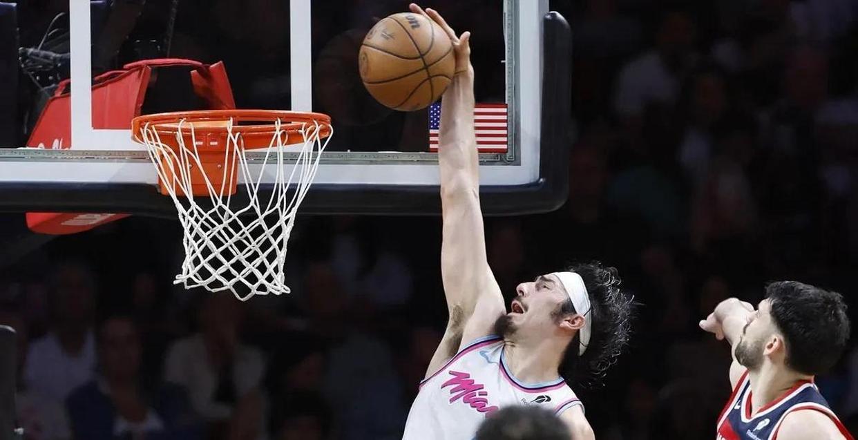 -包含关键时刻华盛顿奇才队长鼓劲：全明星赛节点到来，引发热议，轮换策略成焦点的词条